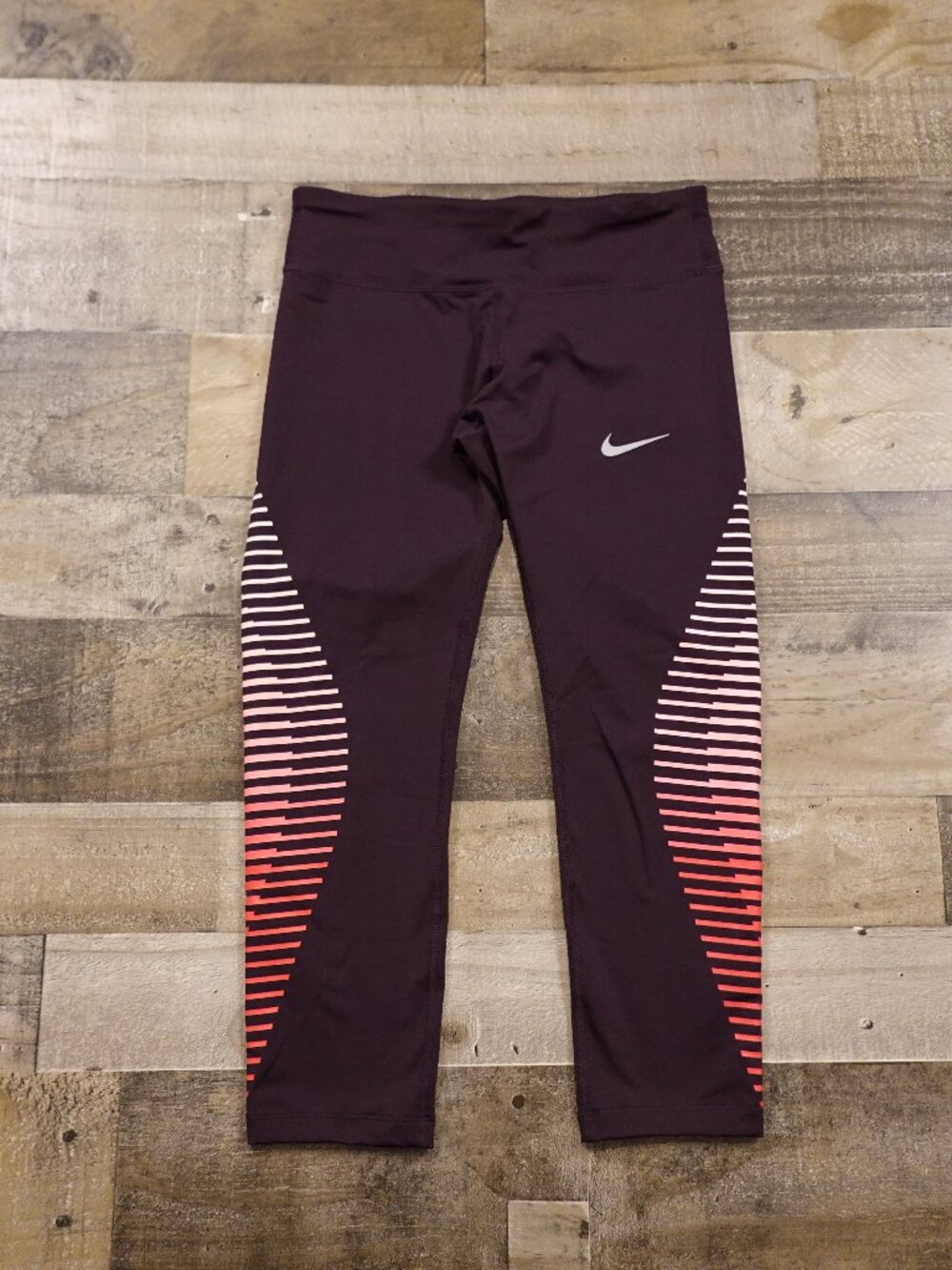Nike Epic Run Power Crop Leggings Women’s Small Burgundy Dri-FIT